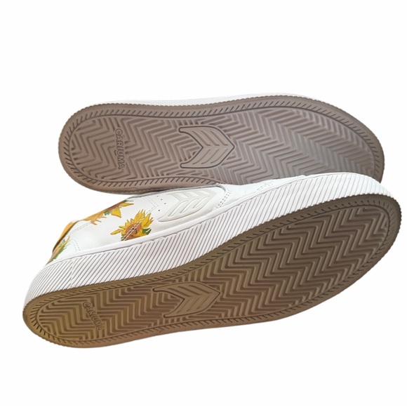 NIB Cariuma Vincent Van Gogh White Leather Sunflowers Lace-Up Sneakers - Picture 6 of 7